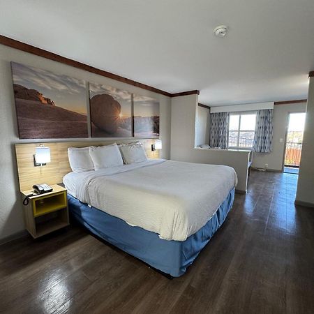 Days Inn By Wyndham Suites Фредериксберг Экстерьер фото
