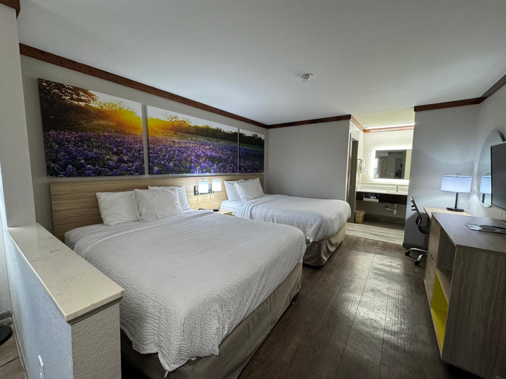 Days Inn By Wyndham Suites Фредериксберг Экстерьер фото